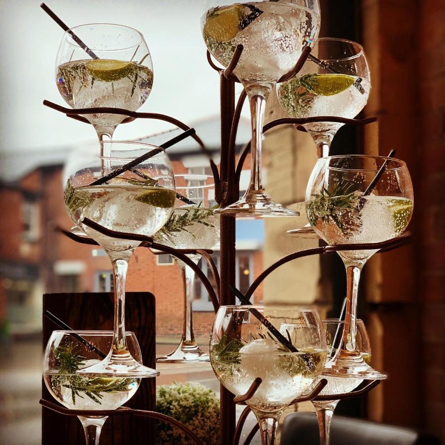 The Wheatsheaf Hotel, Сандбач Экстерьер фото A gin and tonic tree