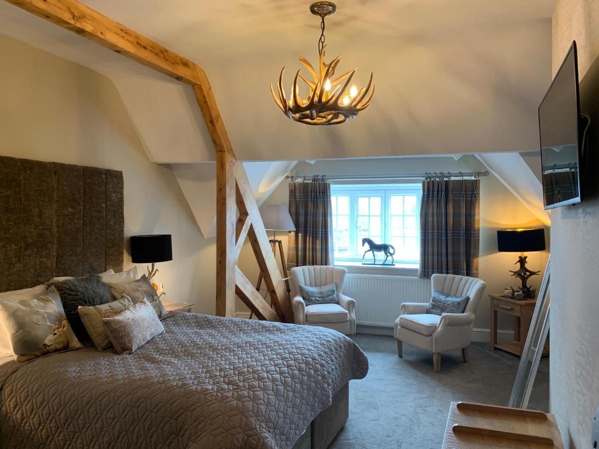 The Wheatsheaf Hotel, Сандбач Экстерьер фото